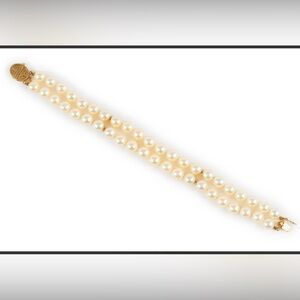 Elegant Pearl Bracelet